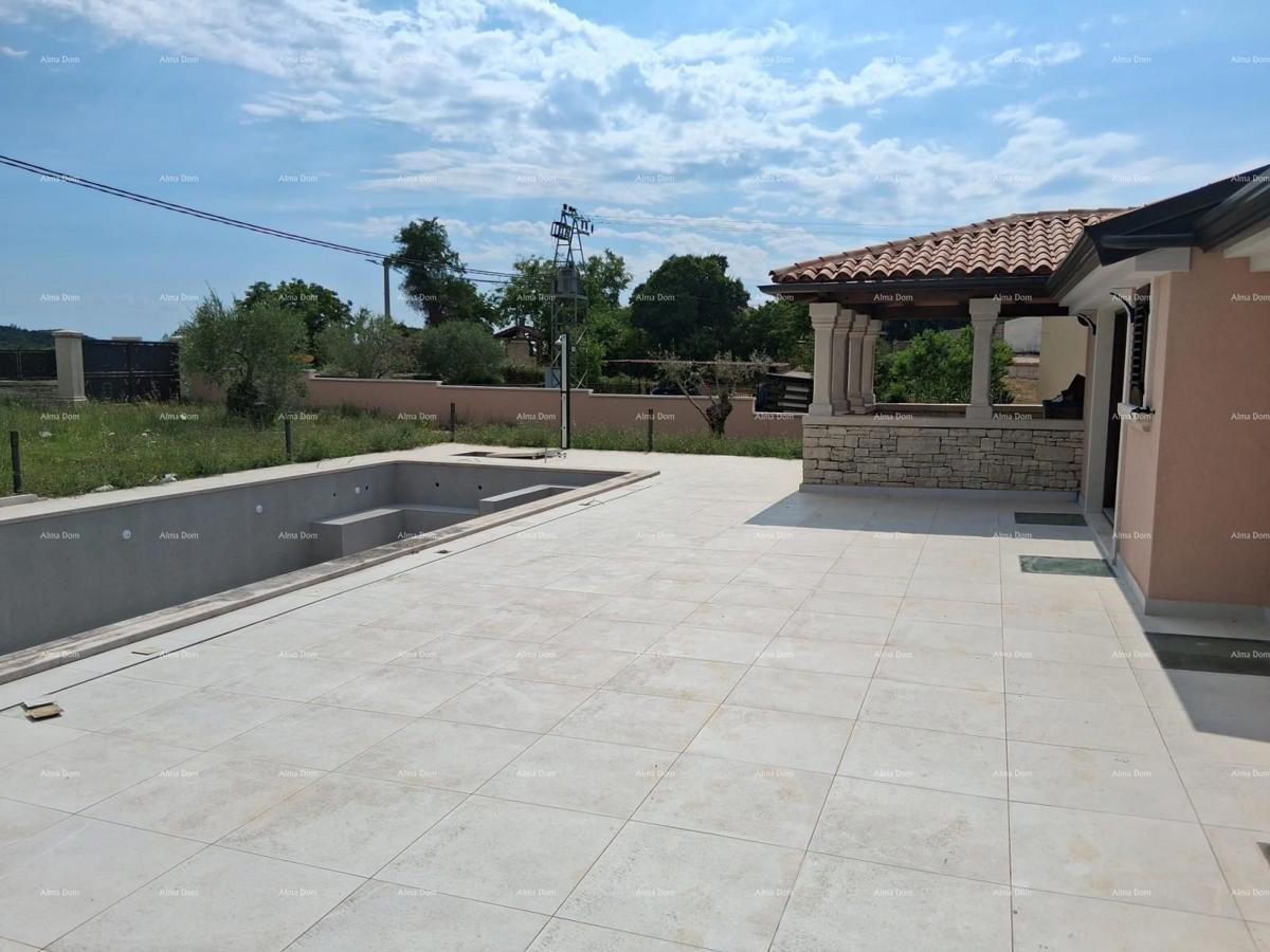 Prodaja - luksuzna hiša na veliki parceli z bazenom, wellness sobo in telovadnico, Poreč!