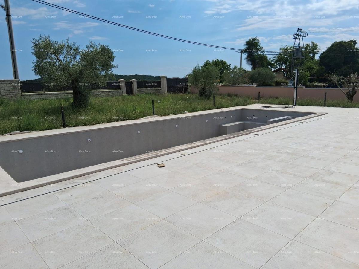 Prodaja - luksuzna hiša na veliki parceli z bazenom, wellness sobo in telovadnico, Poreč!