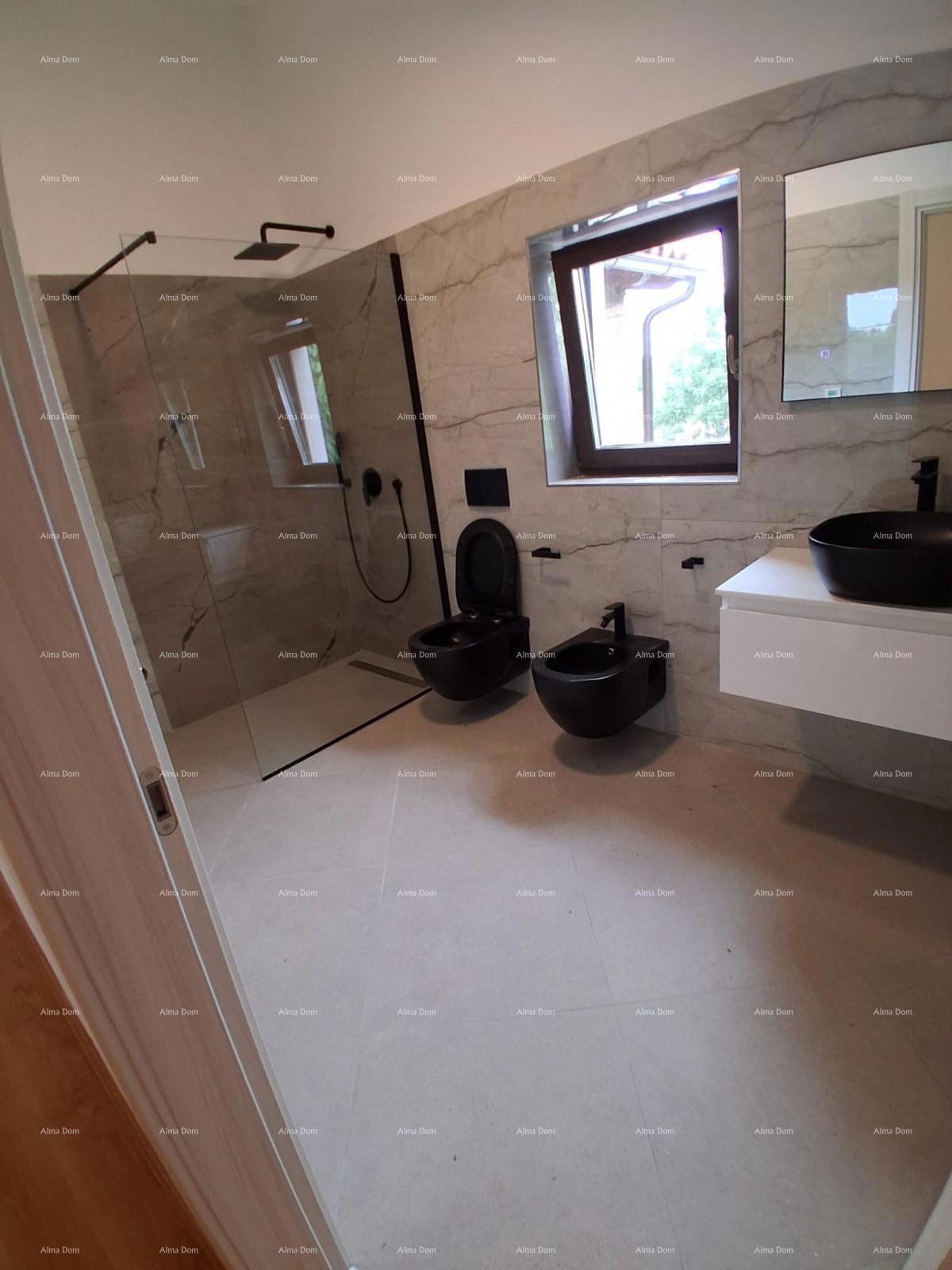 Prodaja - luksuzna hiša na veliki parceli z bazenom, wellness sobo in telovadnico, Poreč!