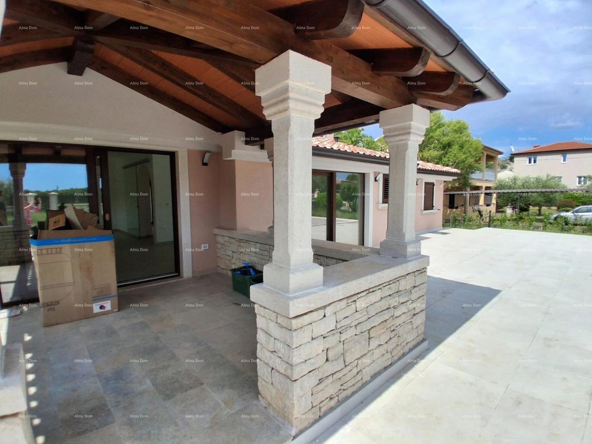 Prodaja - luksuzna hiša na veliki parceli z bazenom, wellness sobo in telovadnico, Poreč!