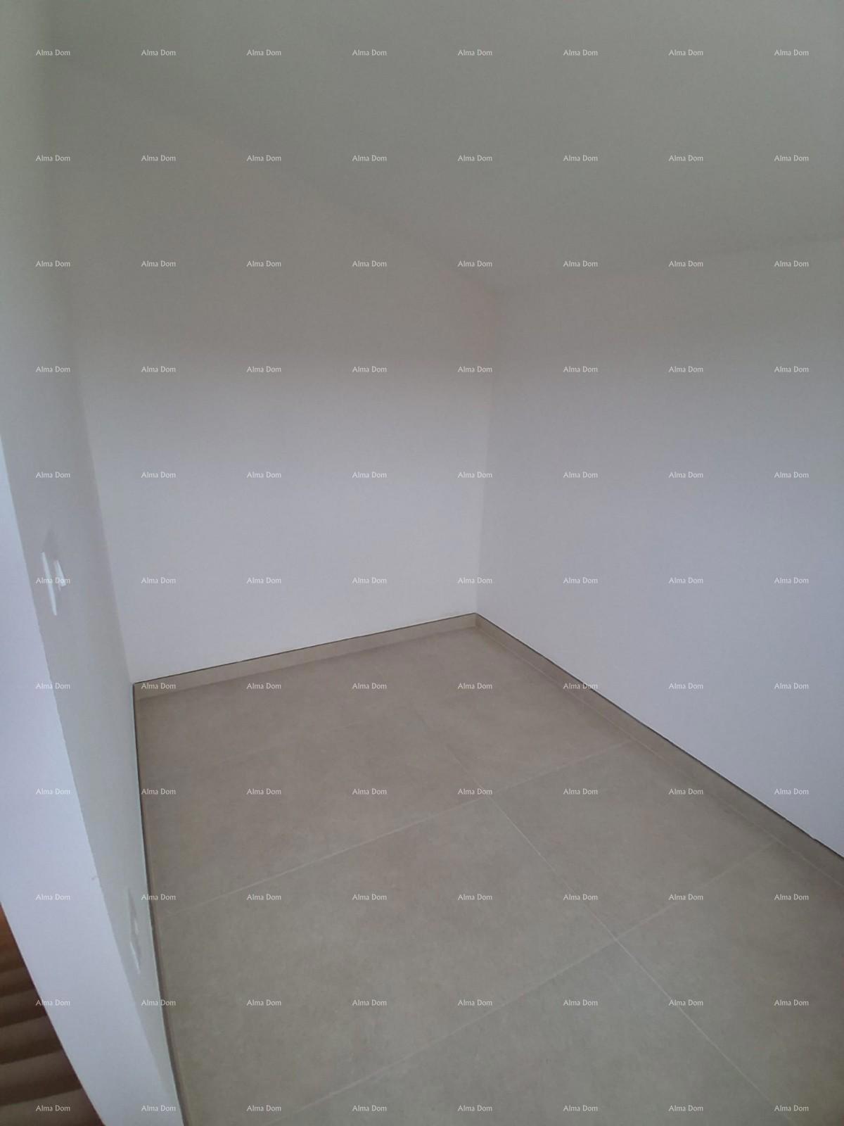 Prodaja - luksuzna hiša na veliki parceli z bazenom, wellness sobo in telovadnico, Poreč!