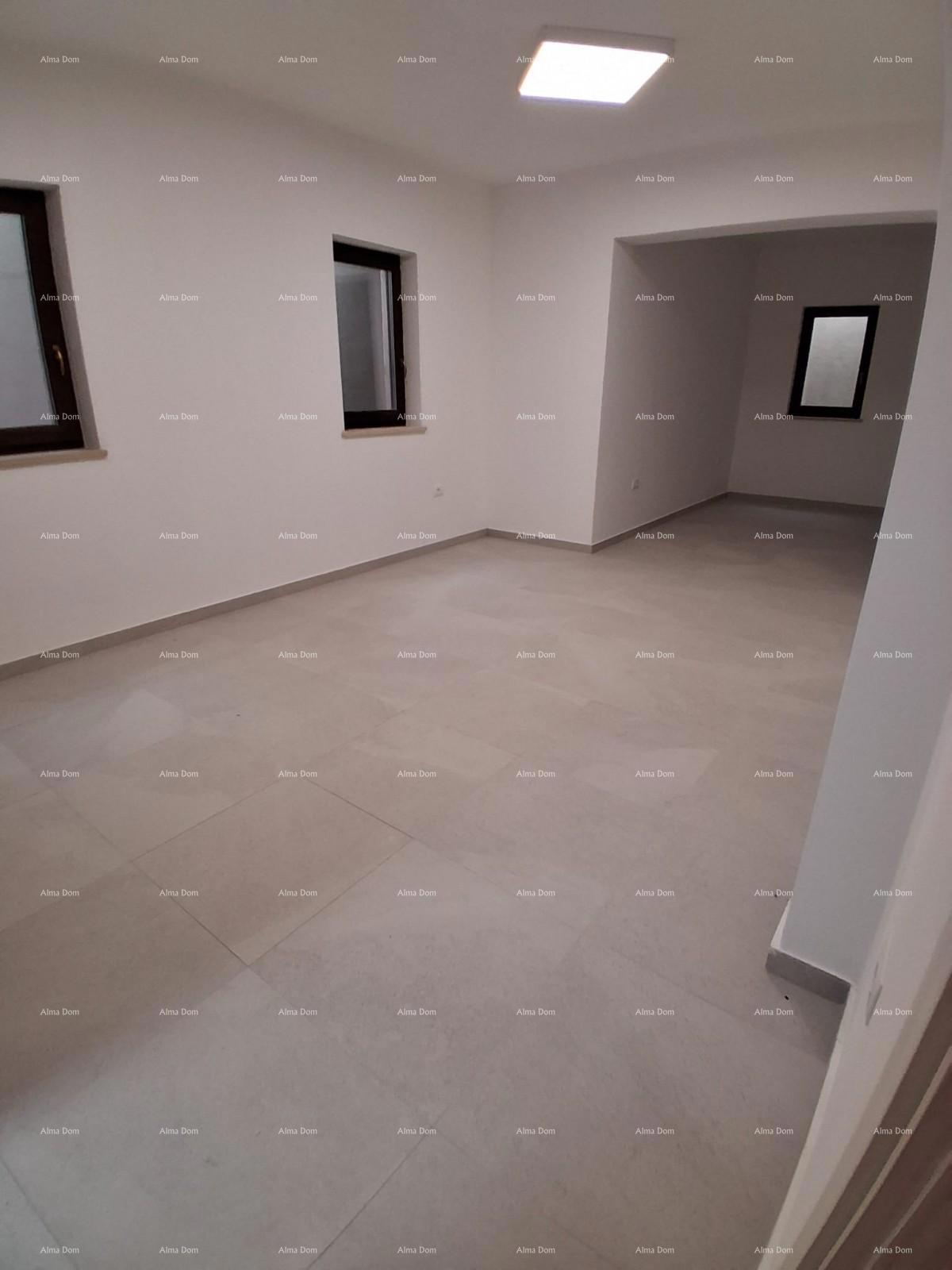 Prodaja - luksuzna hiša na veliki parceli z bazenom, wellness sobo in telovadnico, Poreč!