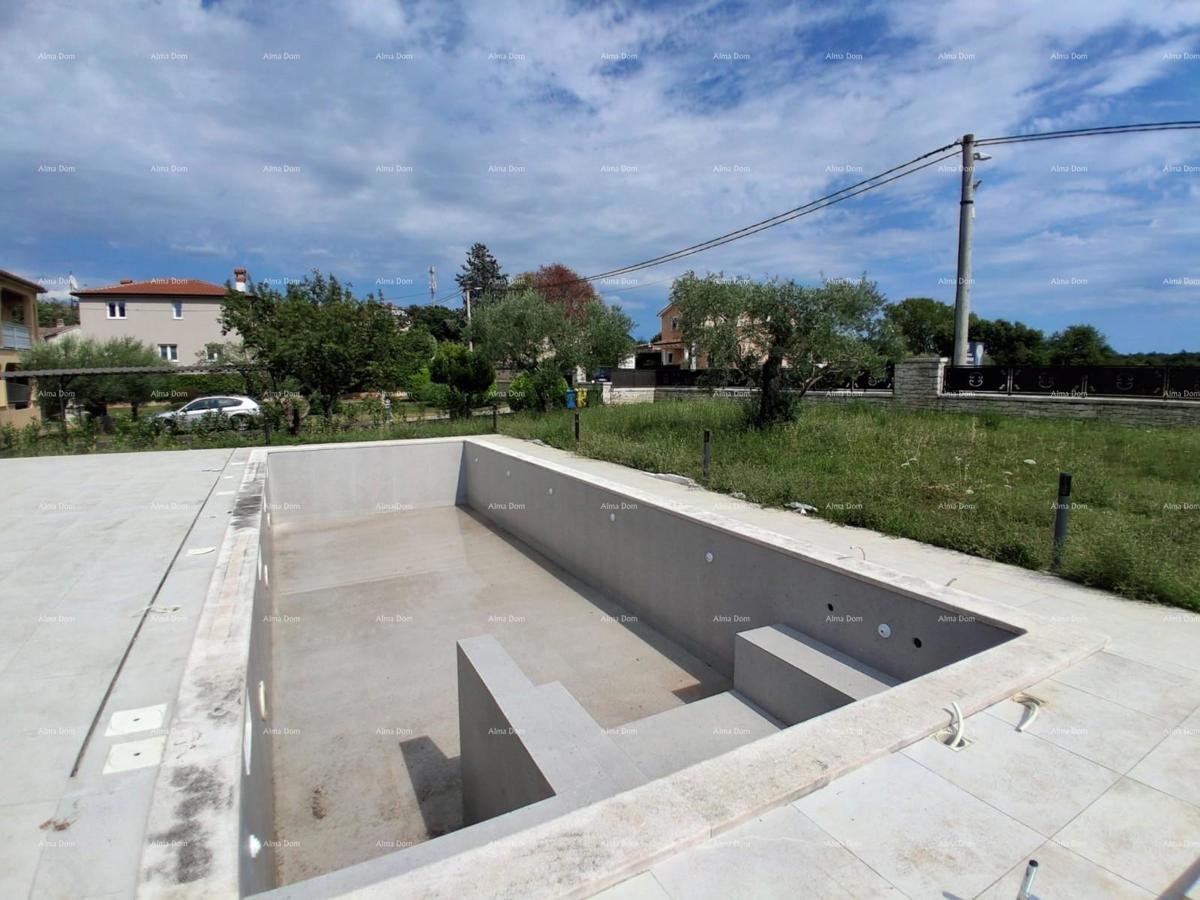 Prodaja - luksuzna hiša na veliki parceli z bazenom, wellness sobo in telovadnico, Poreč!