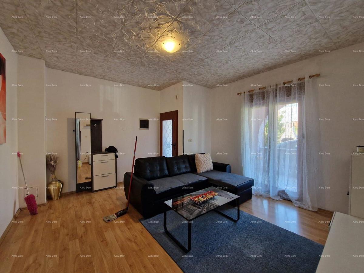 Samostojna hiša z dvema apartmajema, 181 m2, Banjole, prodamo