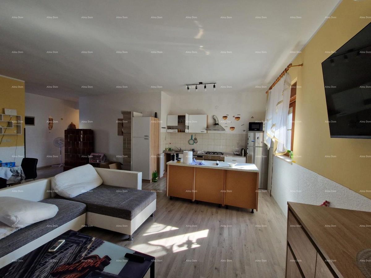 Samostojna hiša z dvema apartmajema, 181 m2, Banjole, prodamo