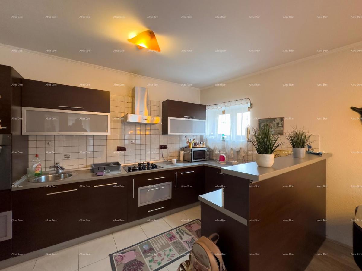 Prodajemo stan v središču Pule s parkirnim mestom!