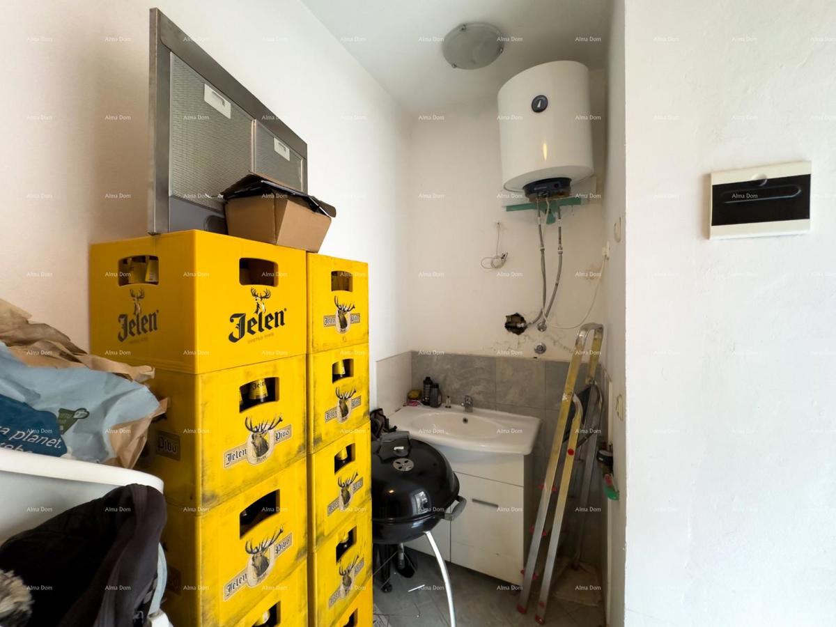 Prodajemo stan v središču Pule s parkirnim mestom!