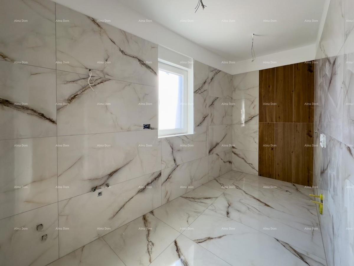 Prodamo novo hišo z bazenom na odlični lokaciji, blizu morja!