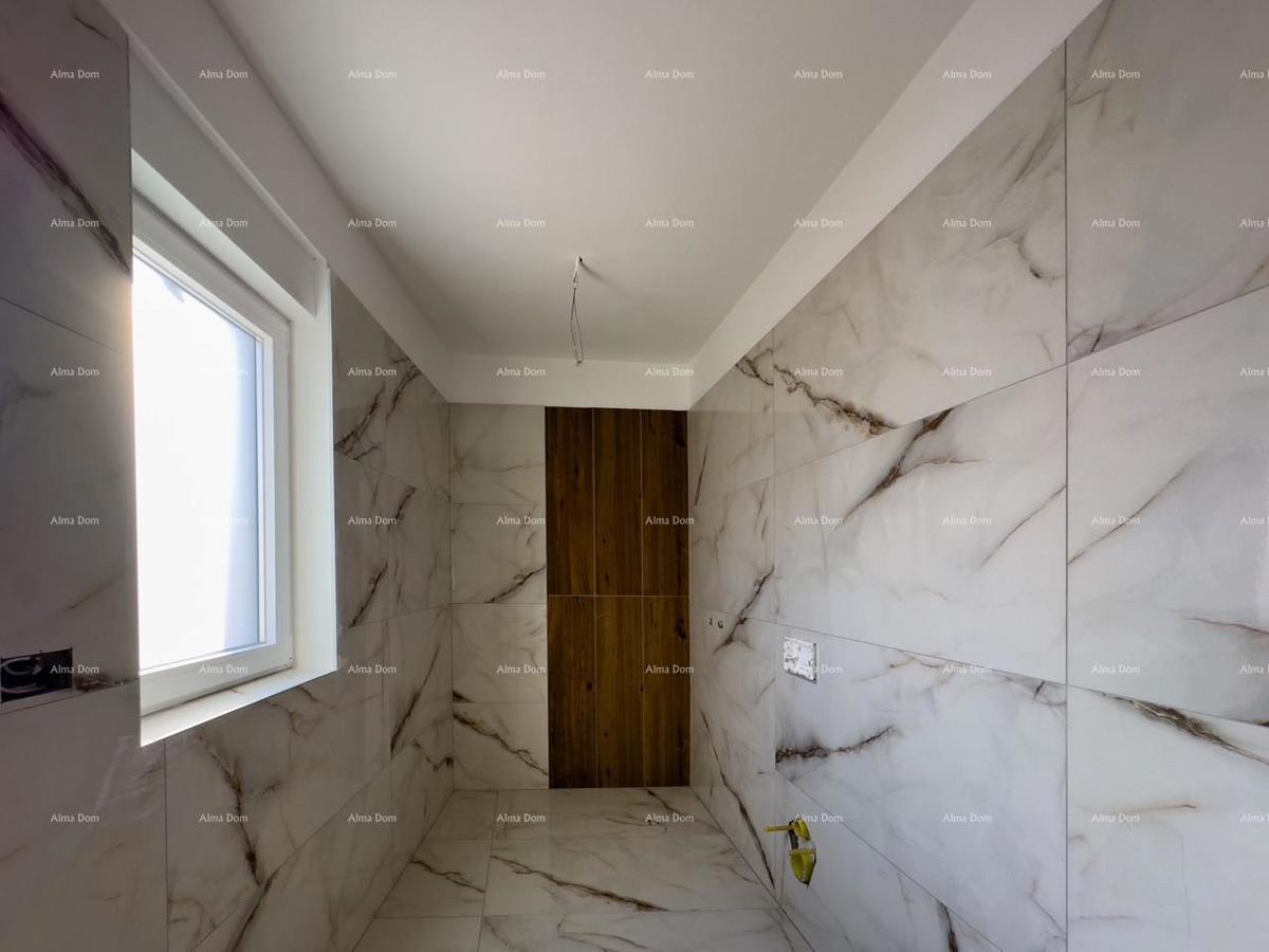 Prodamo novo hišo z bazenom na odlični lokaciji, blizu morja!