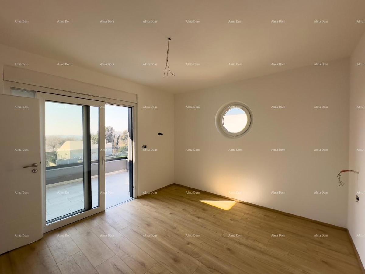 Prodamo novo hišo z bazenom na odlični lokaciji, blizu morja!