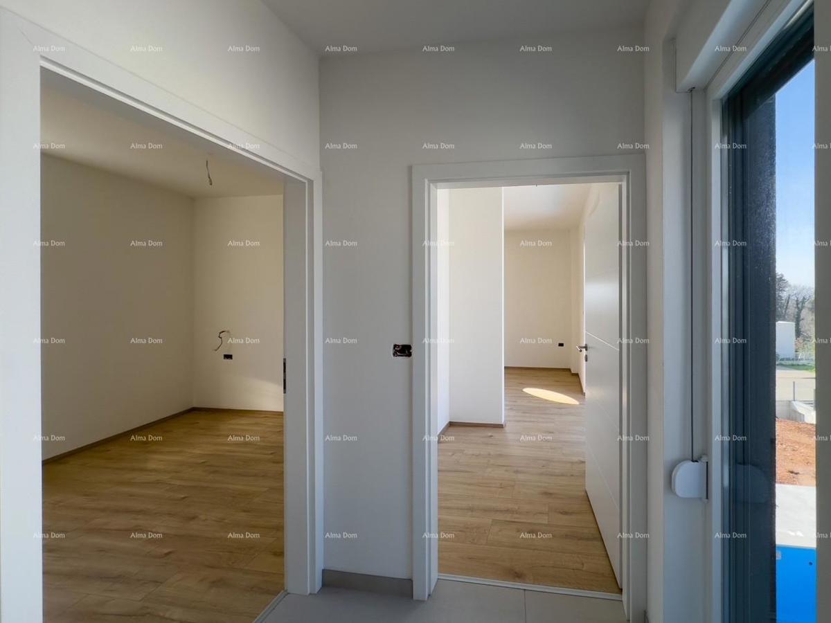 Prodamo novo hišo z bazenom na odlični lokaciji, blizu morja!