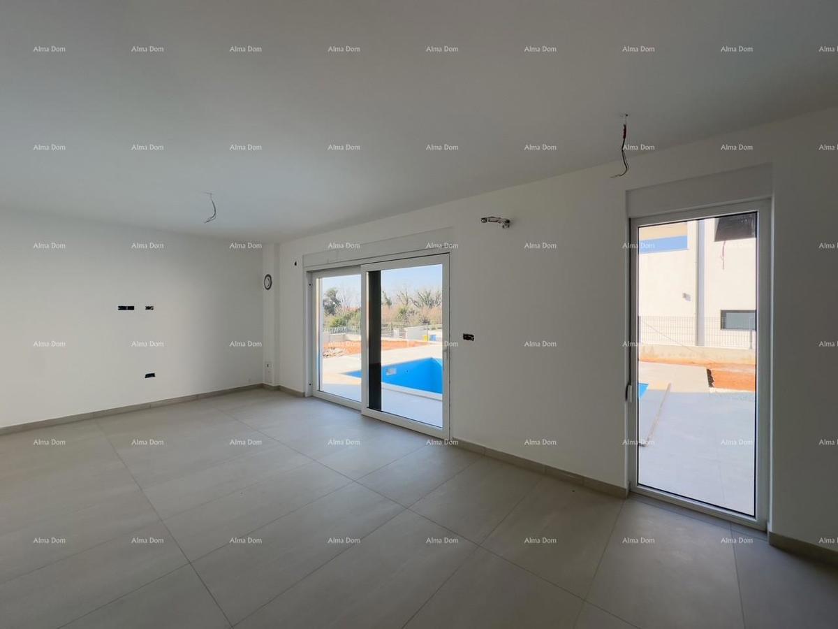 Prodamo novo hišo z bazenom na odlični lokaciji, blizu morja!