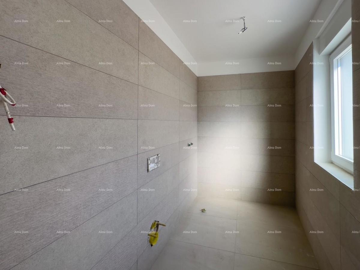 Prodamo novo hišo z bazenom na odlični lokaciji, blizu morja!