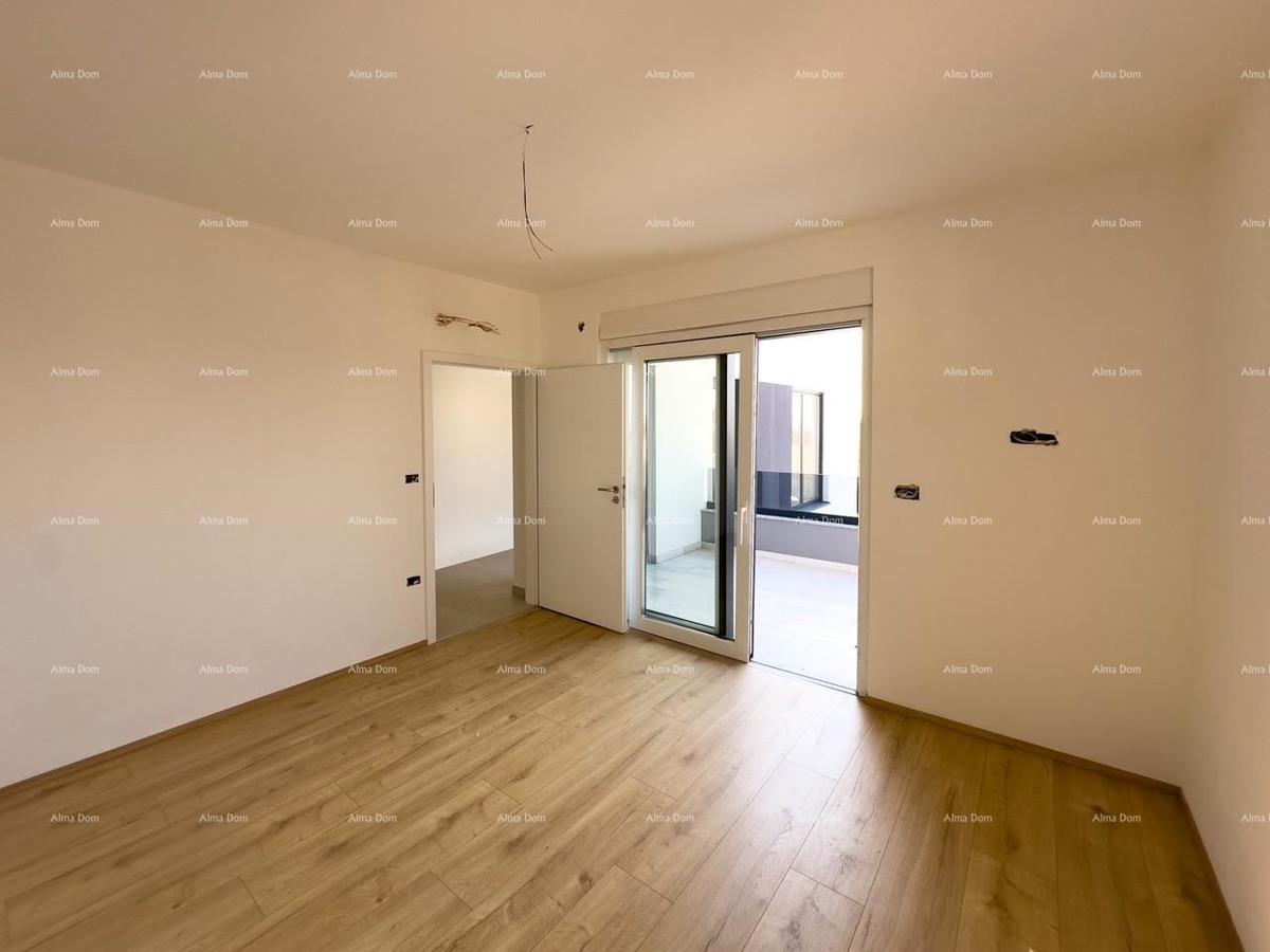 Prodamo novo hišo z bazenom na odlični lokaciji, blizu morja!