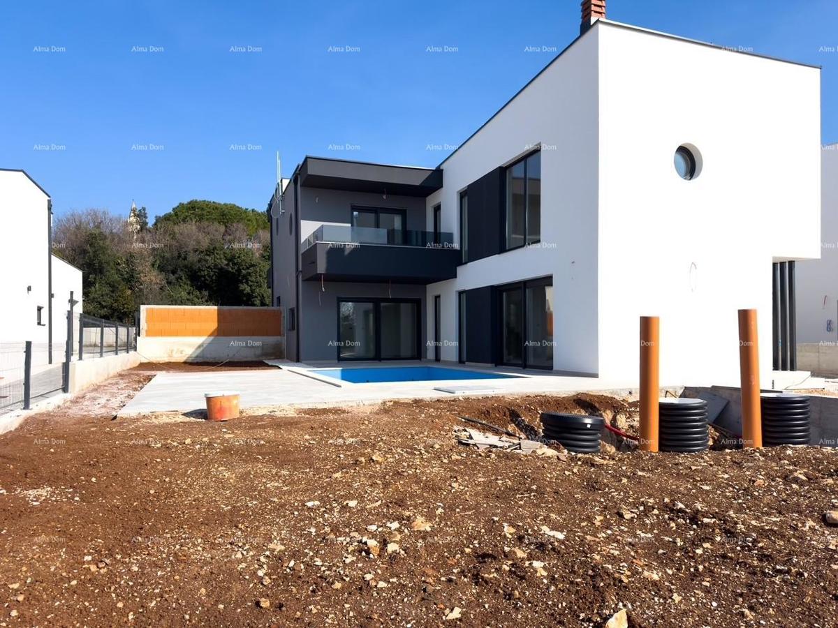 Prodamo novo hišo z bazenom na odlični lokaciji, blizu morja!