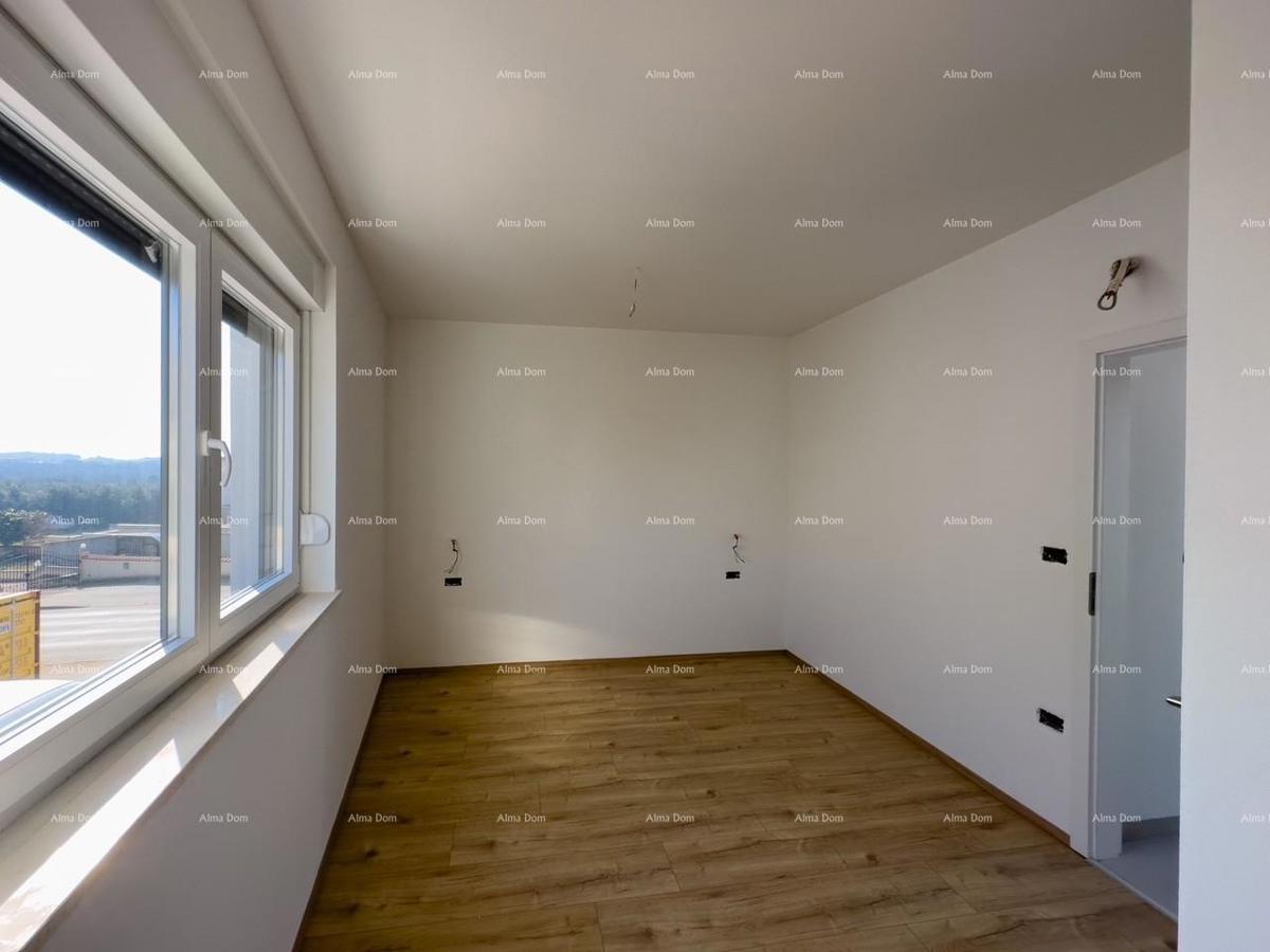 Prodamo novo hišo z bazenom na odlični lokaciji, blizu morja!