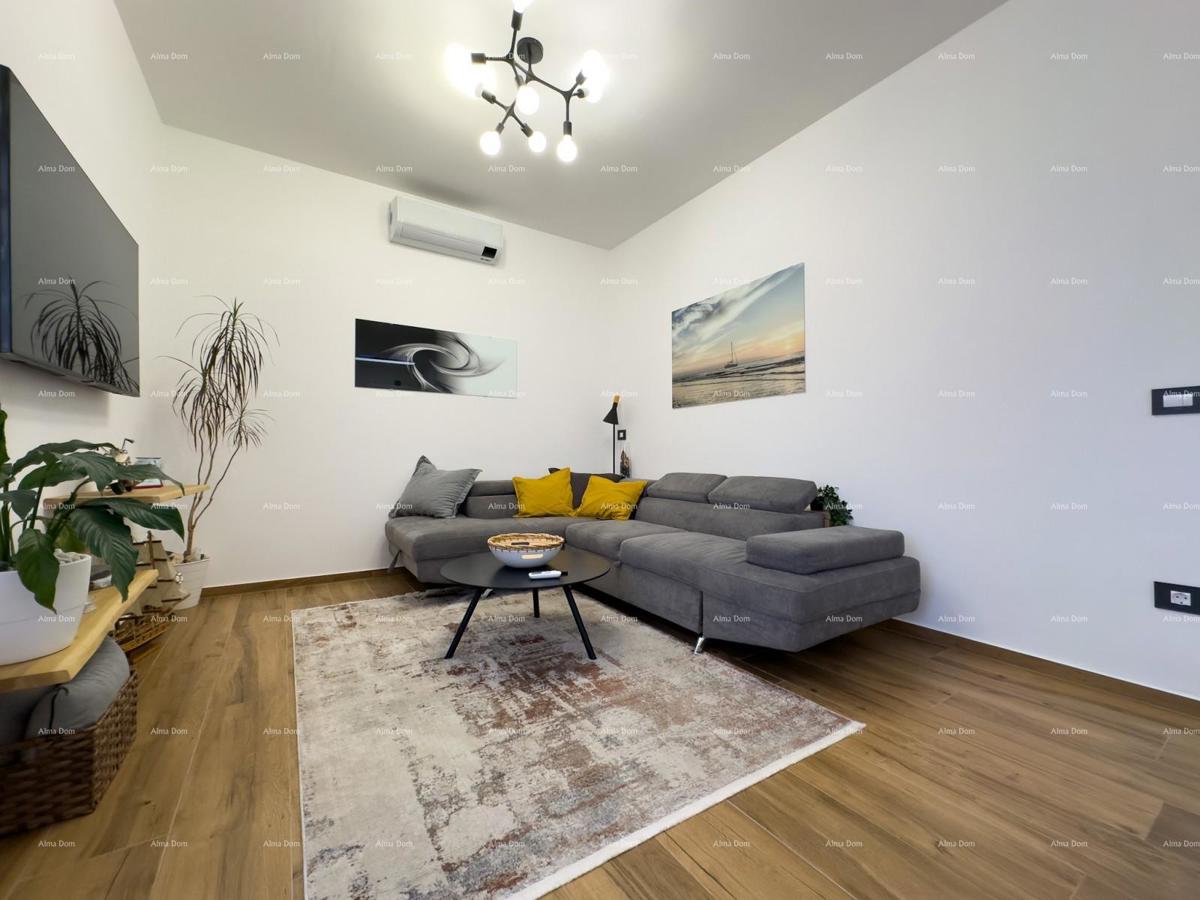 Pulj strogo središče Istarska ulica 500 metrov od Arene Sodobno popolnoma prenovljeno in opremljeno mestno stanovanje