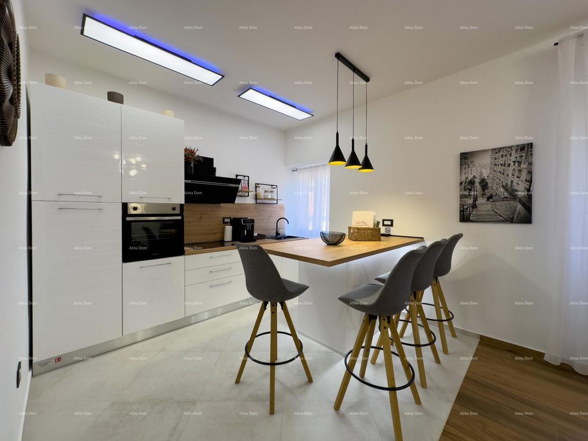 Pulj strogo središče Istarska ulica 500 metrov od Arene Sodobno popolnoma prenovljeno in opremljeno mestno stanovanje