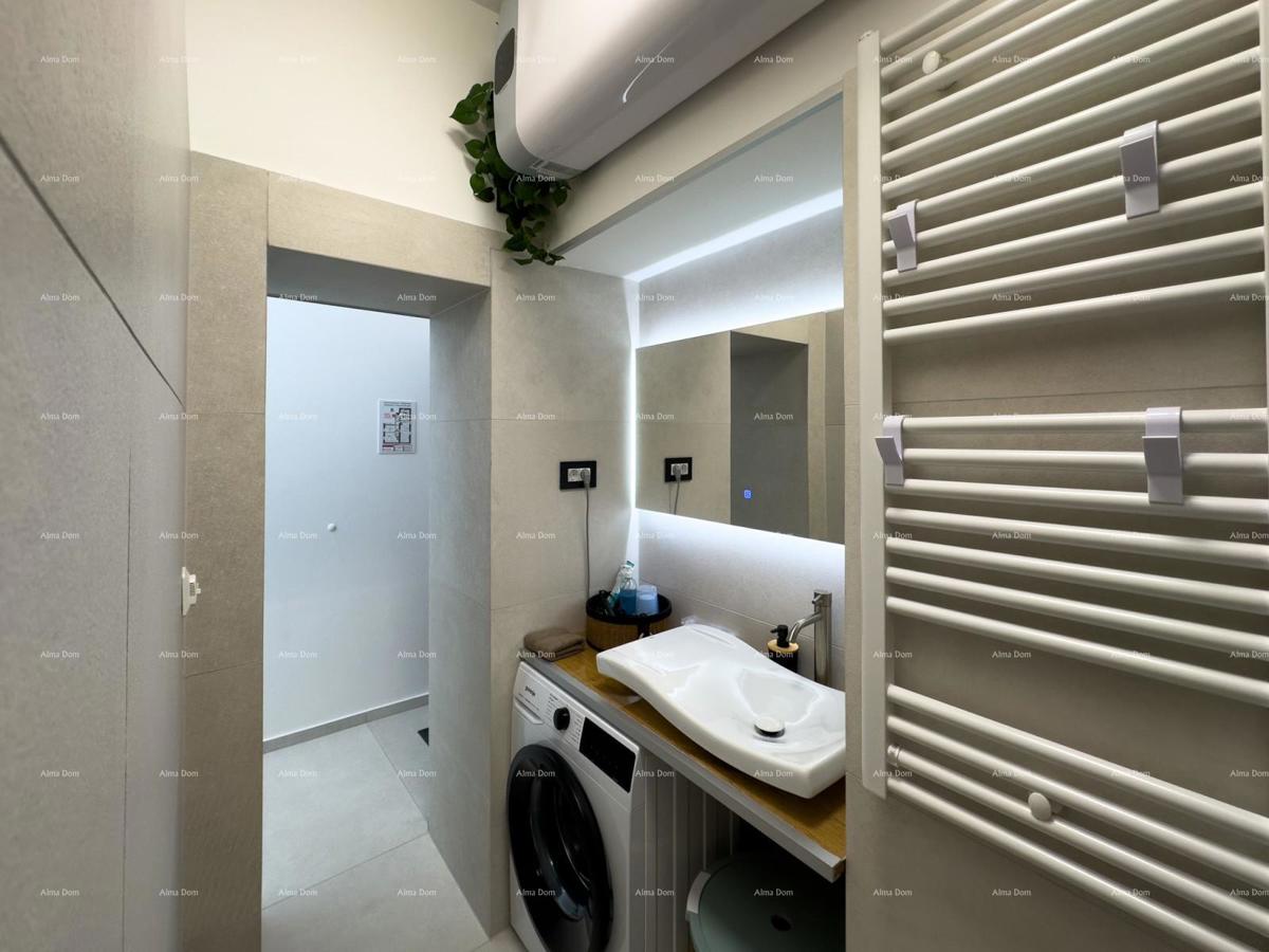 Pulj strogo središče Istarska ulica 500 metrov od Arene Sodobno popolnoma prenovljeno in opremljeno mestno stanovanje