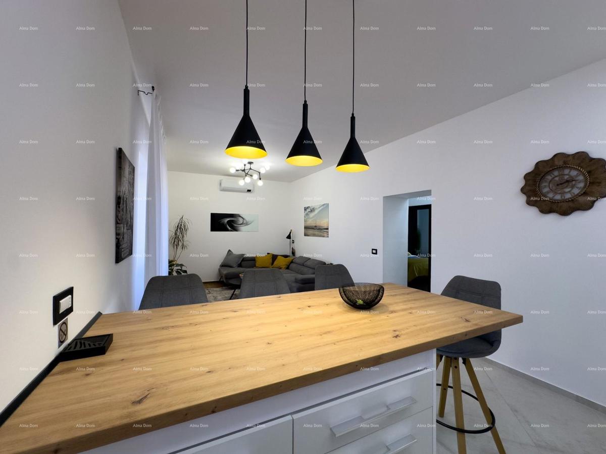 Pulj strogo središče Istarska ulica 500 metrov od Arene Sodobno popolnoma prenovljeno in opremljeno mestno stanovanje