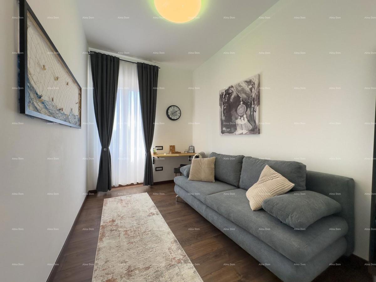 Pulj strogo središče Istarska ulica 500 metrov od Arene Sodobno popolnoma prenovljeno in opremljeno mestno stanovanje