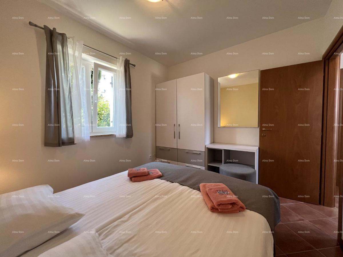 Prodamo hišo v Medulinu, 150m do plaže. Pošesi.