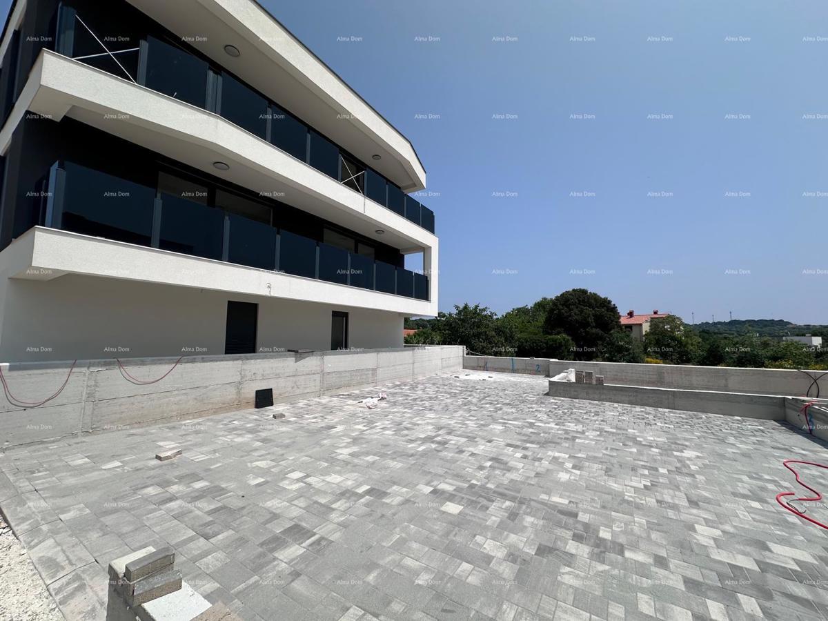 Mukalba. Medulin. Stanovanje v novogradnji z lastnim bazenom