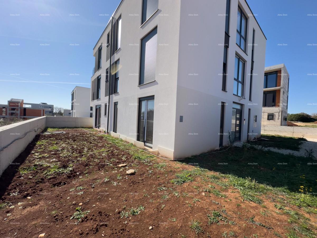 Mukalba. Medulin. Stanovanje v novogradnji z lastnim bazenom