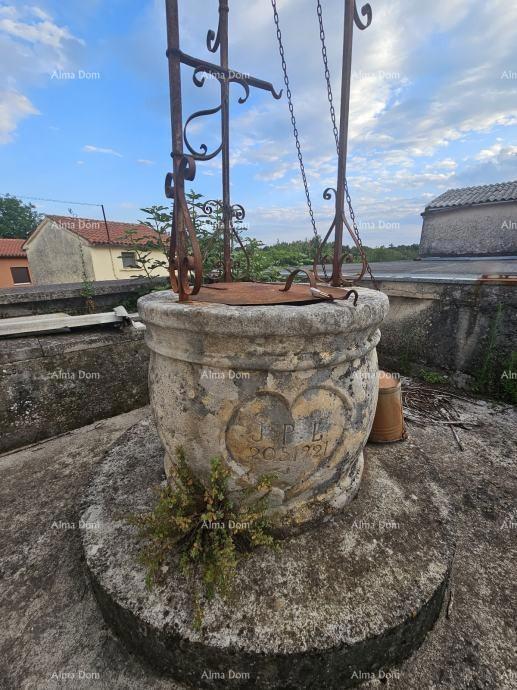 Barban – hiša z ograjenim dvoriščem