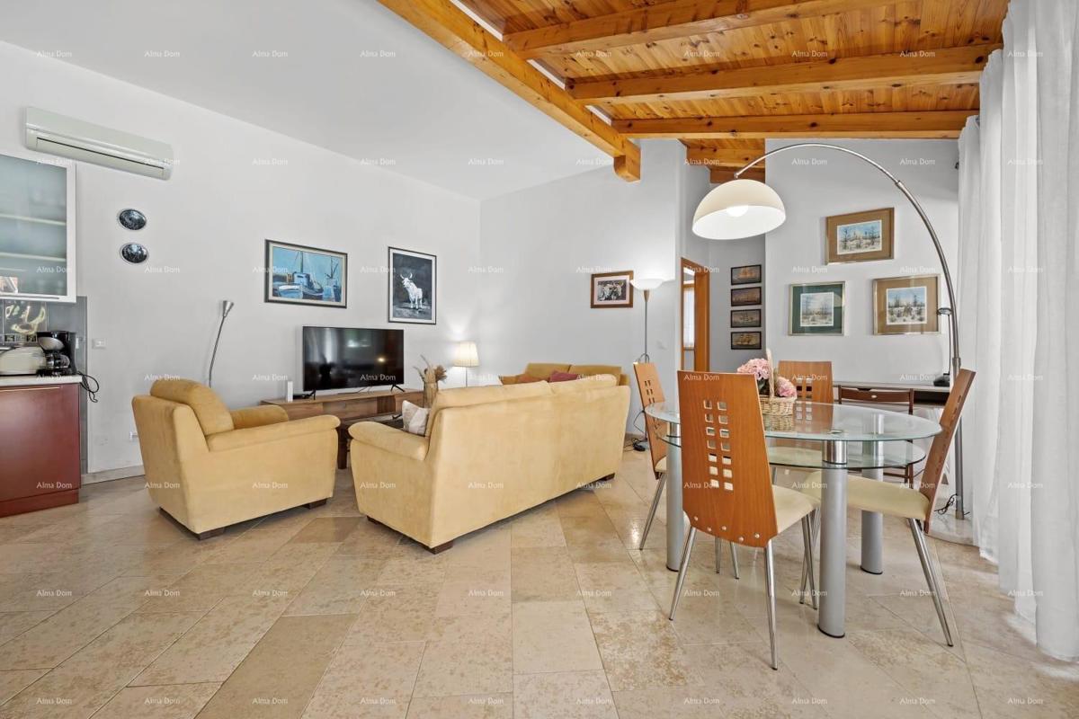 Prodaja renovirane istarske hiše s bazenom – Kanfanar, 208 m², dva objekta