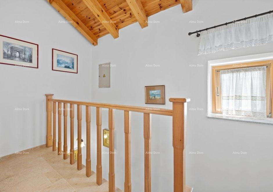 Prodaja renovirane istarske hiše s bazenom – Kanfanar, 208 m², dva objekta