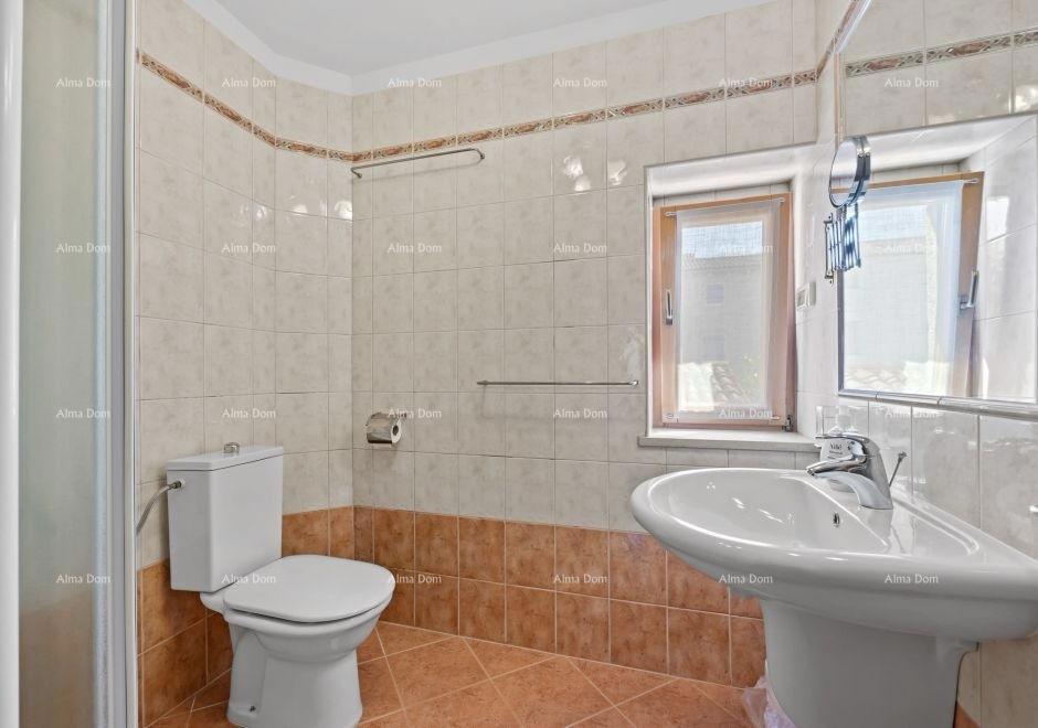 Prodaja renovirane istarske hiše s bazenom – Kanfanar, 208 m², dva objekta