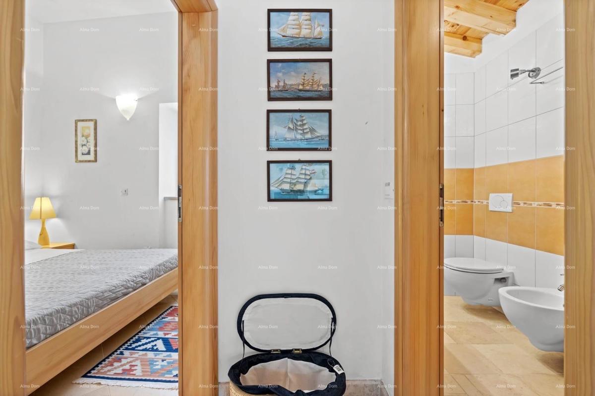 Prodaja renovirane istarske hiše s bazenom – Kanfanar, 208 m², dva objekta