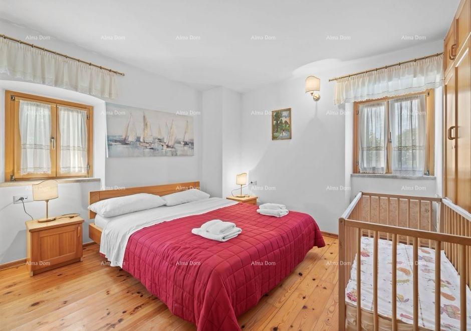 Prodaja renovirane istarske hiše s bazenom – Kanfanar, 208 m², dva objekta