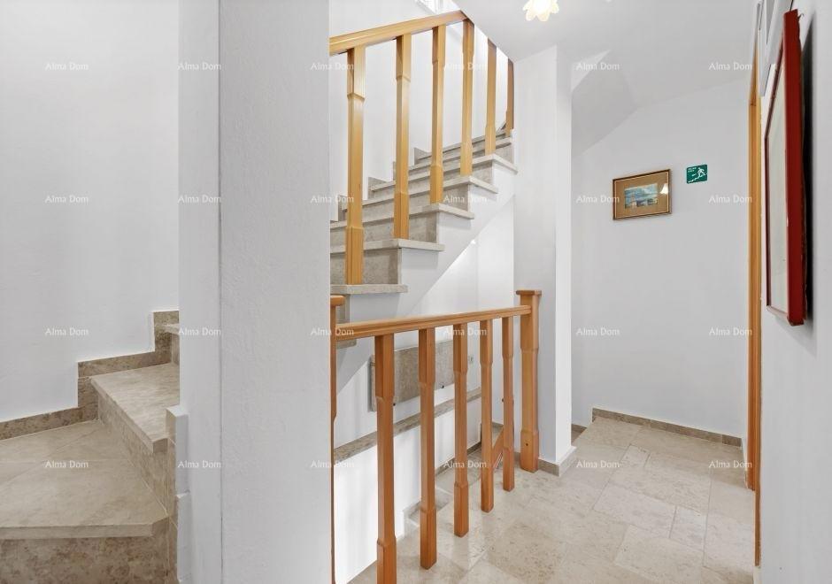 Prodaja renovirane istarske hiše s bazenom – Kanfanar, 208 m², dva objekta