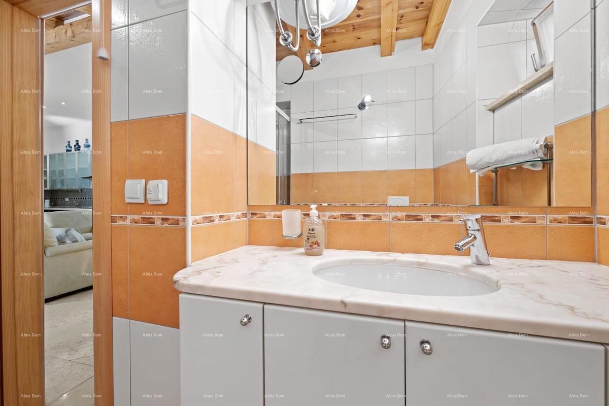 Prodaja renovirane istarske hiše s bazenom – Kanfanar, 208 m², dva objekta