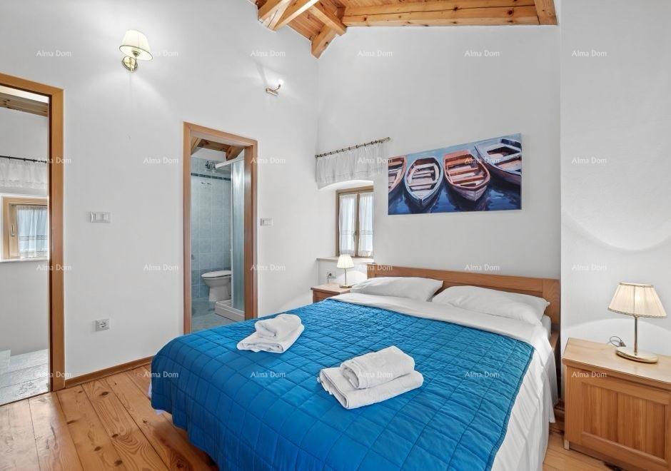 Prodaja renovirane istarske hiše s bazenom – Kanfanar, 208 m², dva objekta