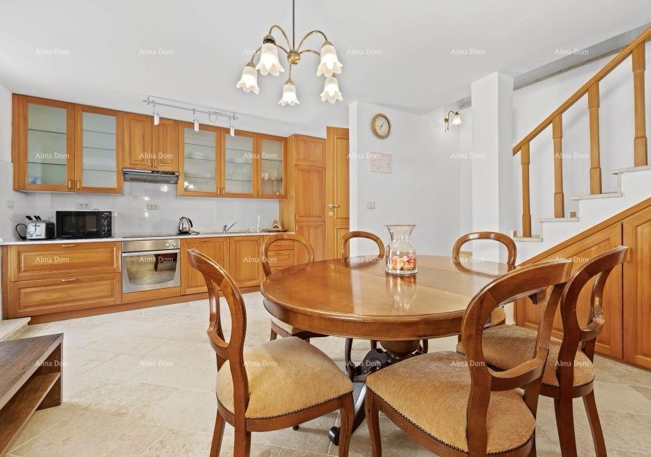 Prodaja renovirane istarske hiše s bazenom – Kanfanar, 208 m², dva objekta