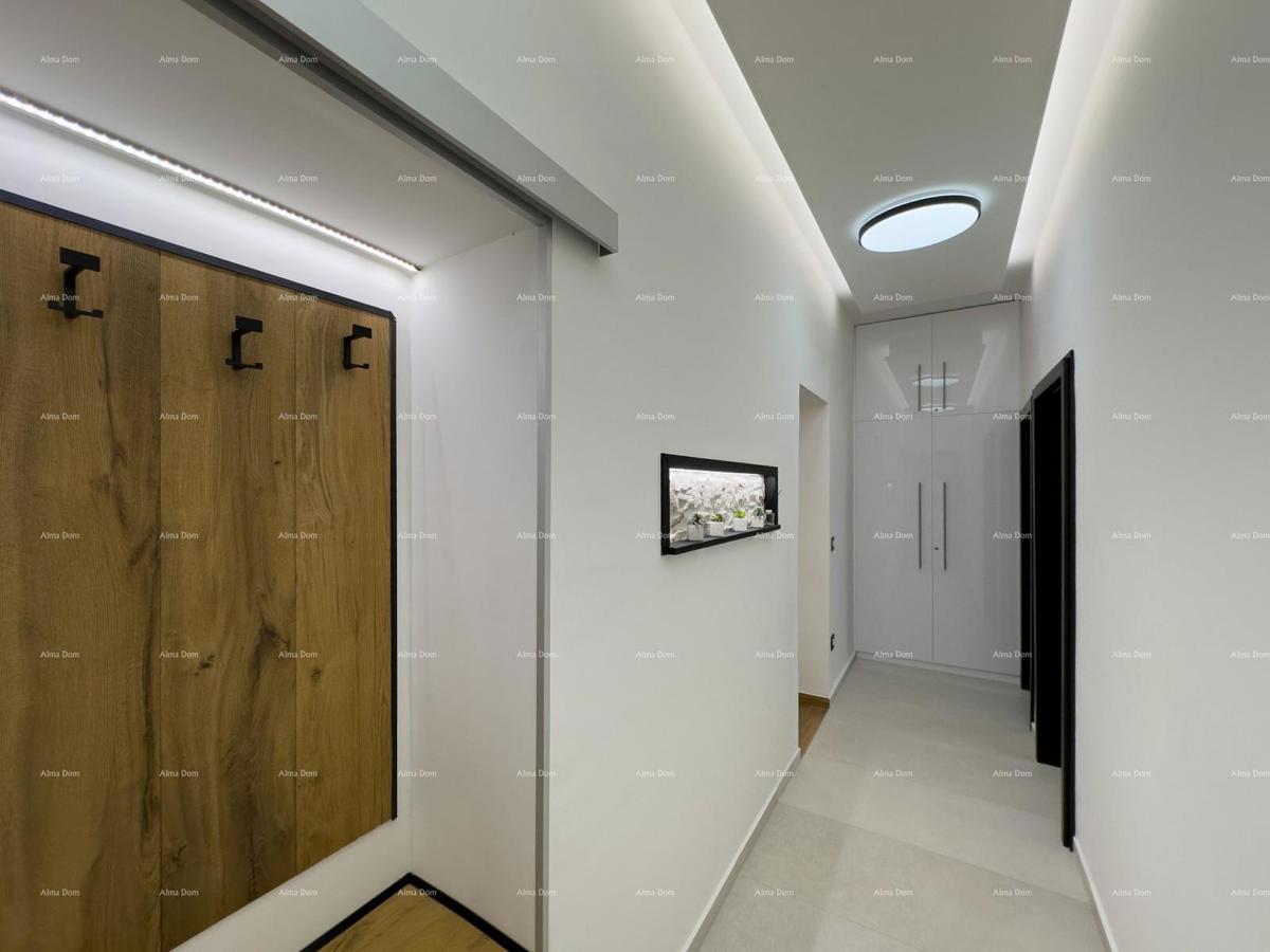 Pulj strogo središče Istarska ulica 500 metrov od Arene Sodobno popolnoma prenovljeno in opremljeno mestno stanovanje