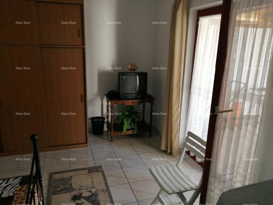 Prodaja - Samostoječa hiša na lepi in urejeni parceli, Kaštel!