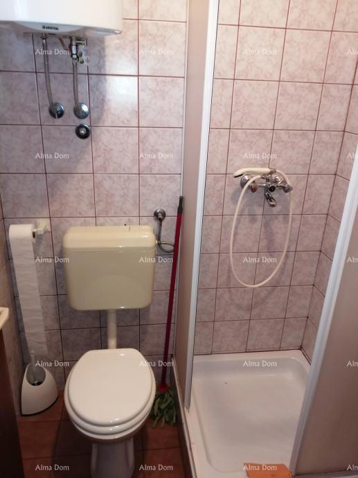 Prodaja - Samostoječa hiša na lepi in urejeni parceli, Kaštel!