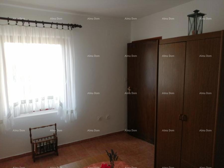 Prodaja - Samostoječa hiša na lepi in urejeni parceli, Kaštel!