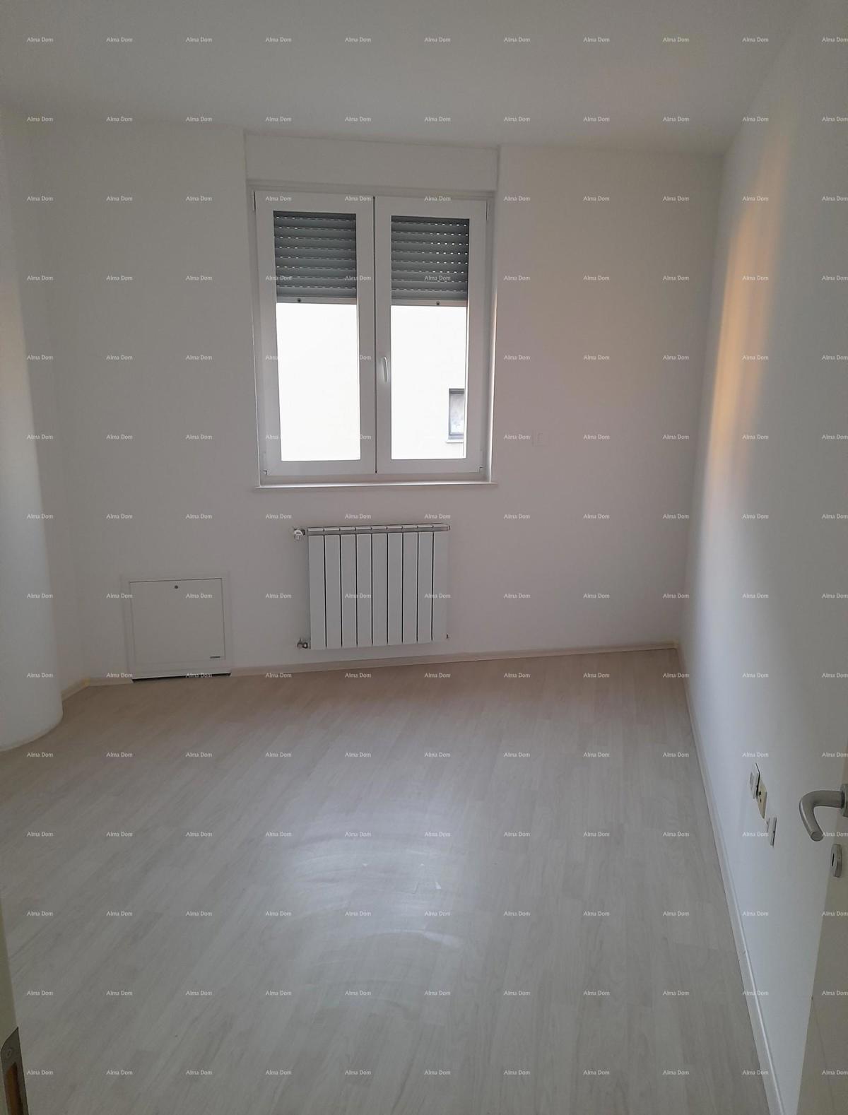 Prodaja - stan s garažnim mestom na odlični lokaciji, Pula!