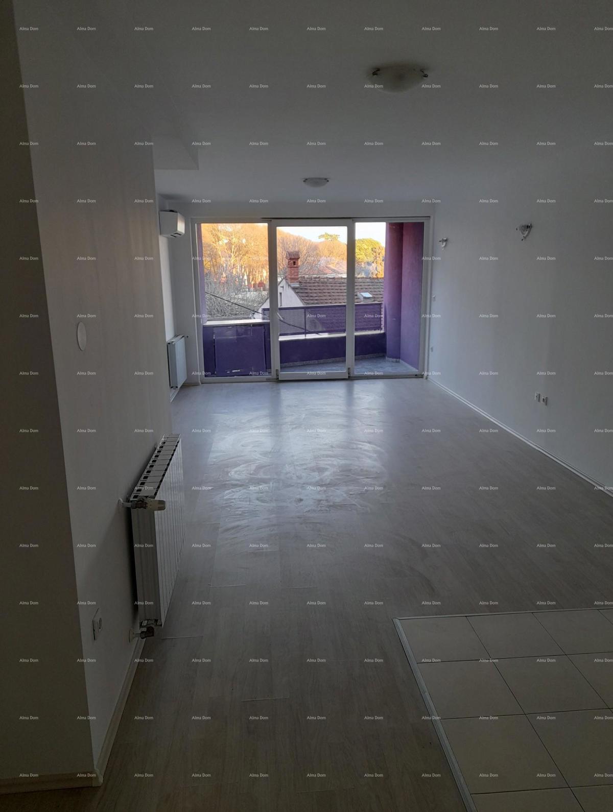 Prodaja - stan s garažnim mestom na odlični lokaciji, Pula!