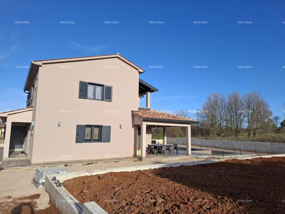 Prekrasna hiša s bazenom in vrtom blizu Labina