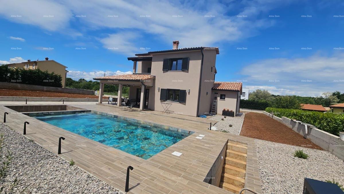 Prekrasna hiša s bazenom in vrtom blizu Labina