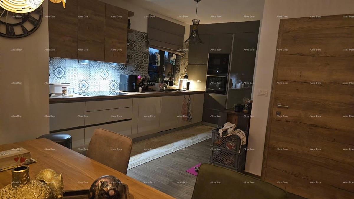 Prekrasna hiša s bazenom in vrtom blizu Labina