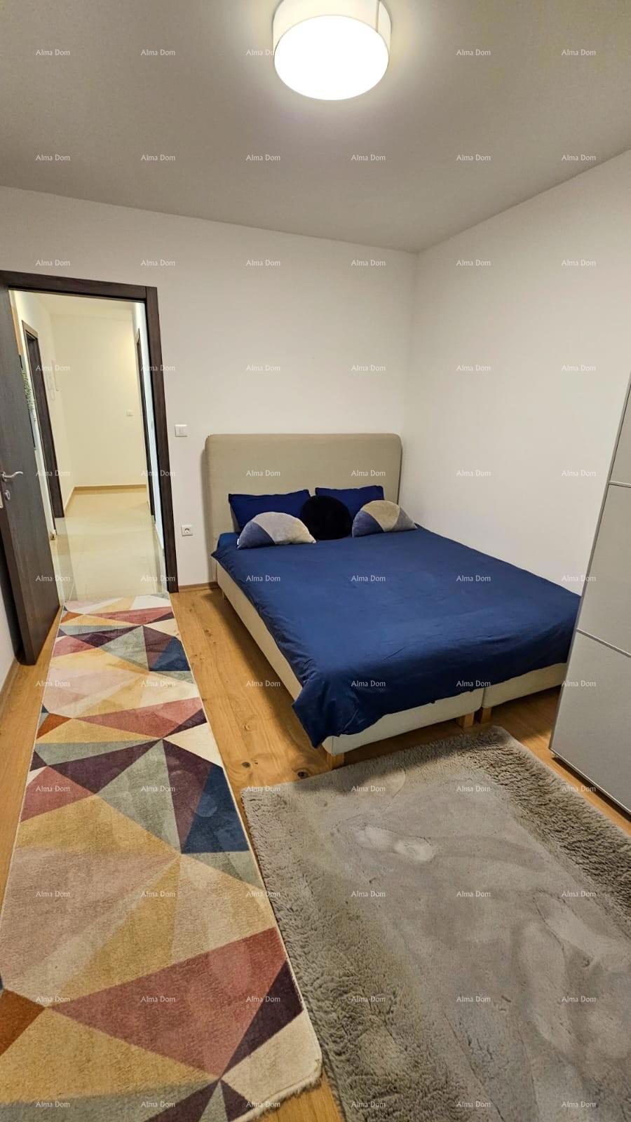 STOJA Moderen stan s terasom 80 m², 100 m od morja v Puli!