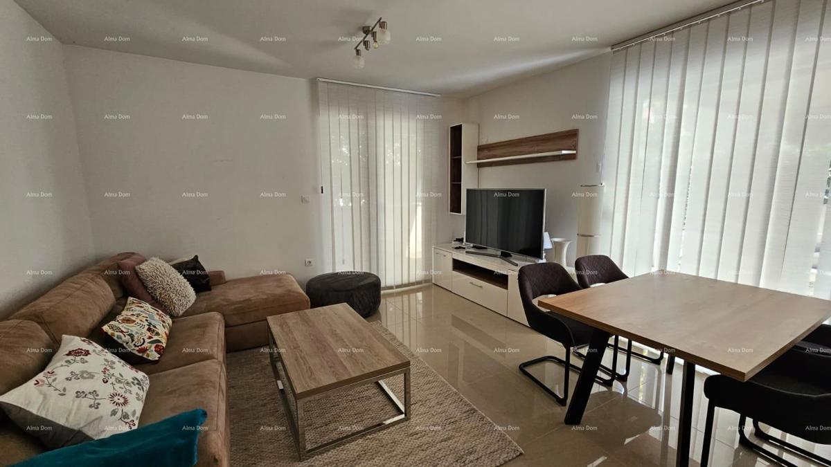 STOJA Moderen stan s terasom 80 m², 100 m od morja v Puli!