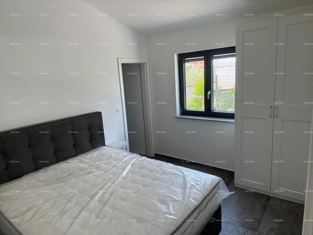 Prodaja - dvojna kuća s grijanim bazenom, okolica Poreča!